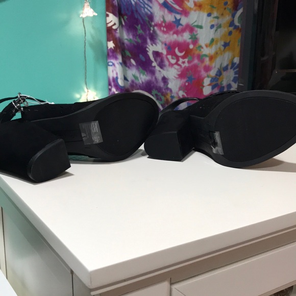 Peep Toe Suede Black Heels - Picture 4 of 7